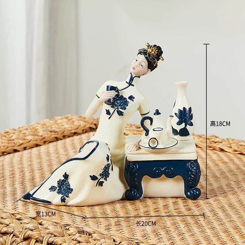 Palatial Lady Figurine - Image 6