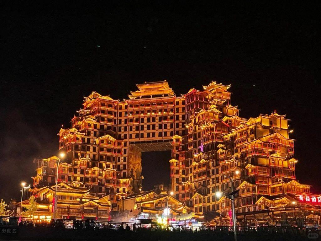 文章、张家界表演